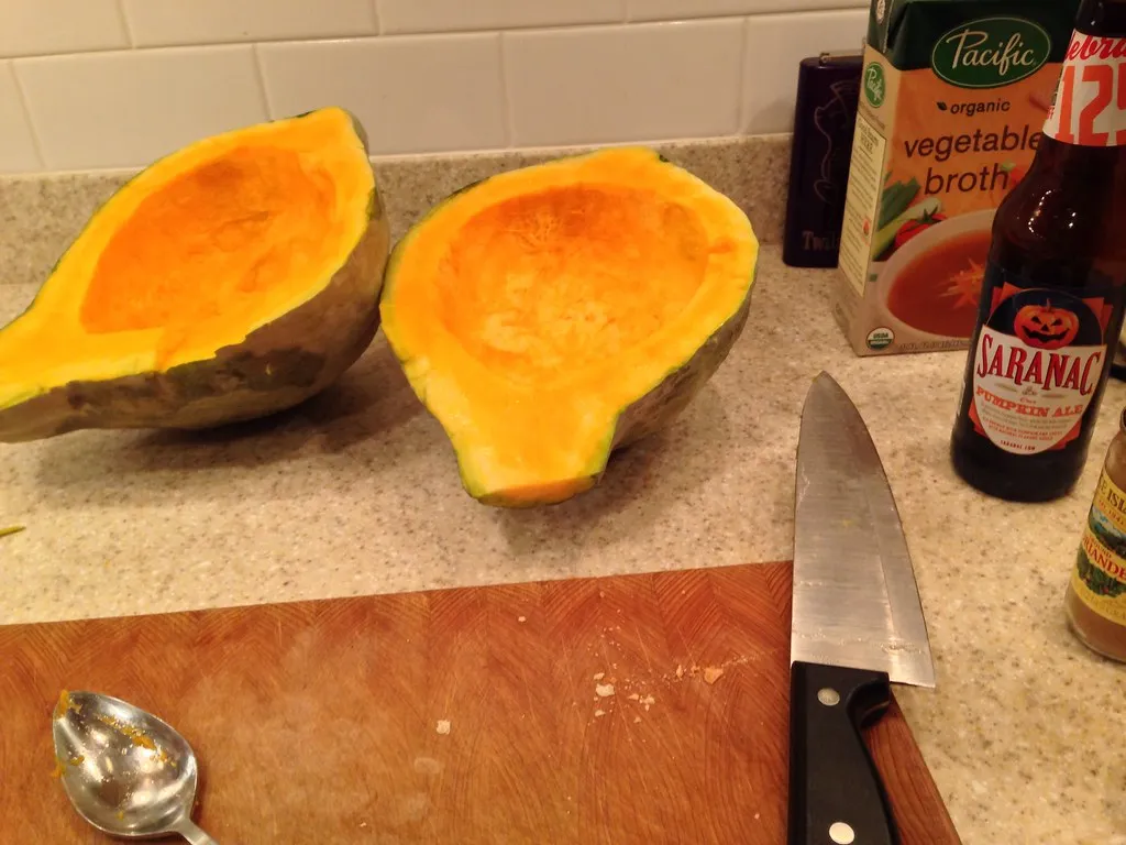 Blue Hubbard Squash: The Gold Standard for Cucurbit Pests (joebeone, Flickr, CC BY 2.0)