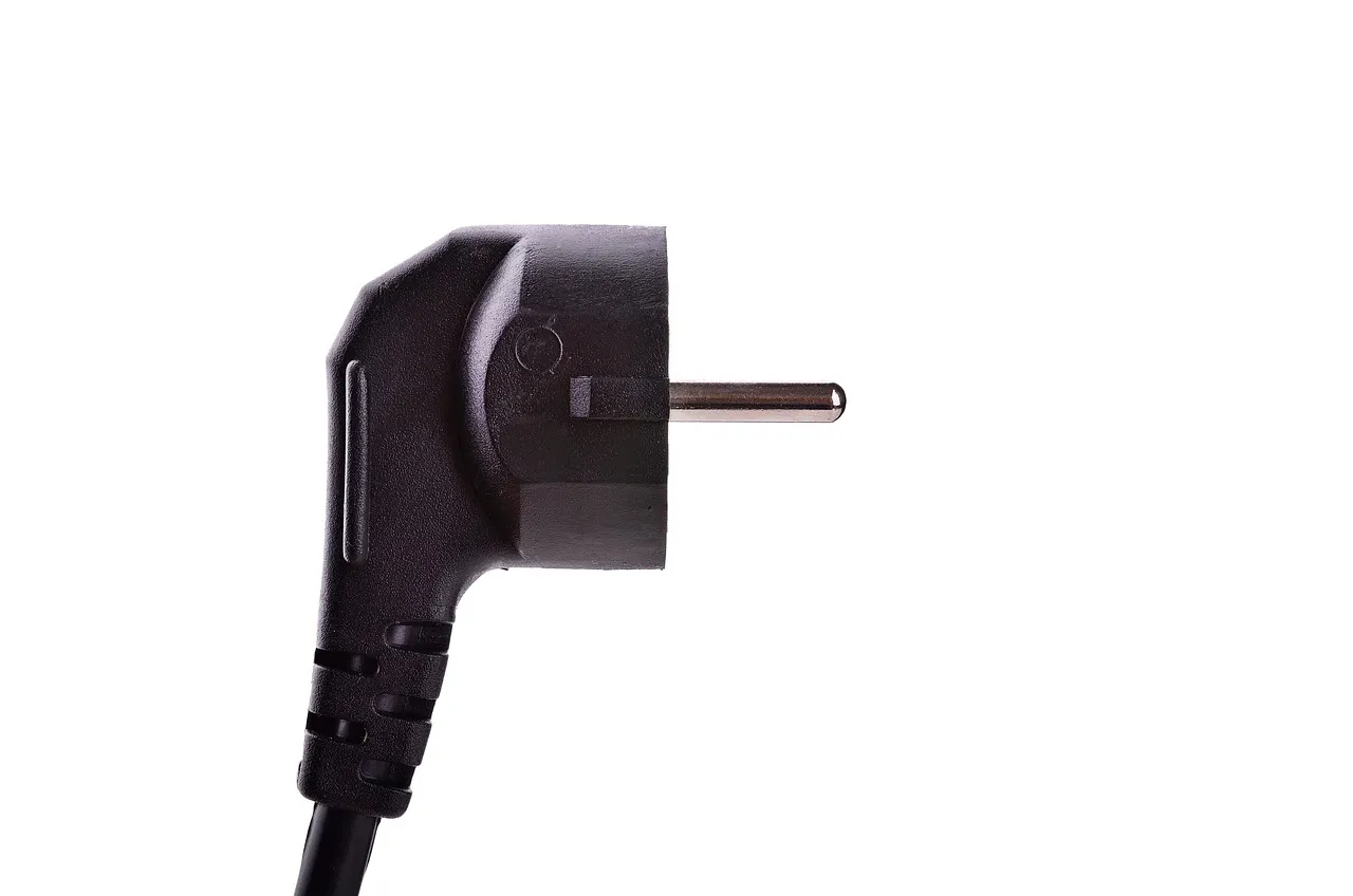 Coiling the Cord Traps Heat in a Way Most People Don't Anticipate (Image Credits: Pixabay)