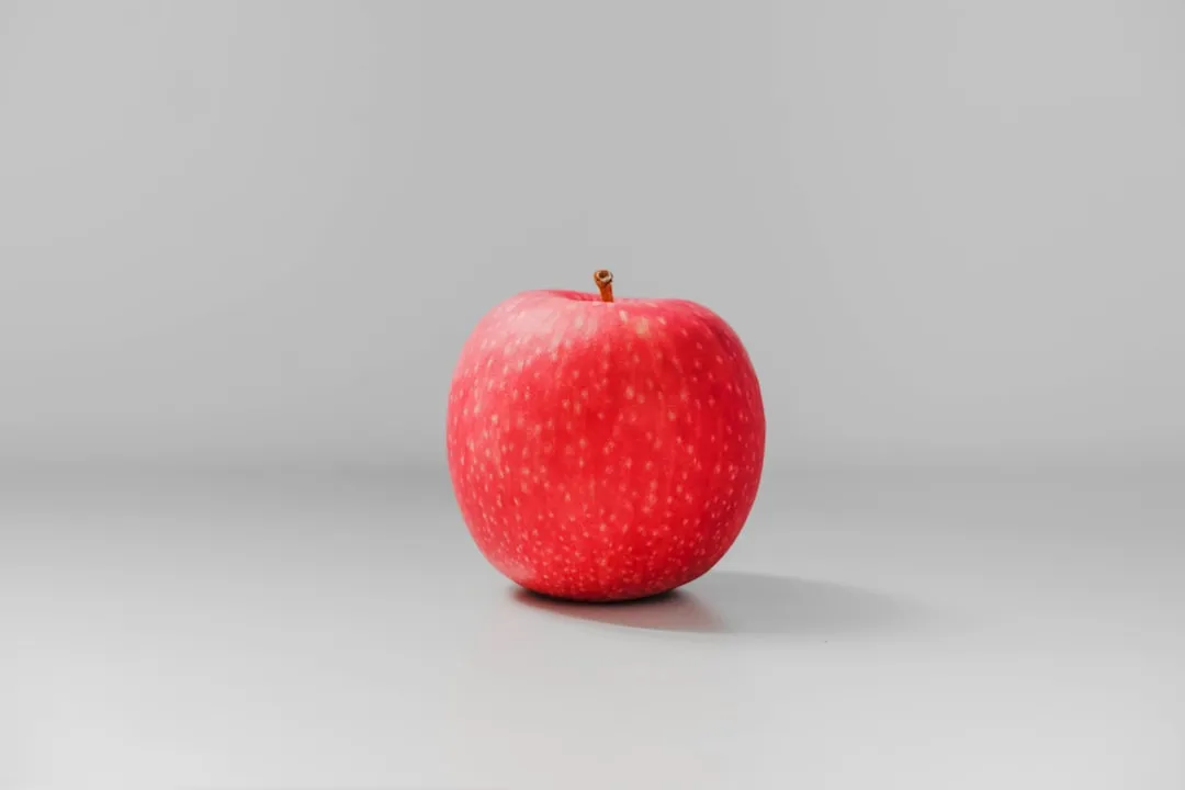 The Apple: A Naturally Low-Glycemic Base (Image Credits: Unsplash)