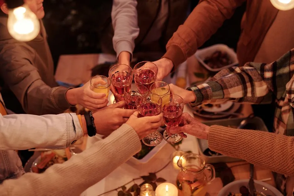 The Quiet Truth About a Good Dinner Party (Image Credits: Pexels)