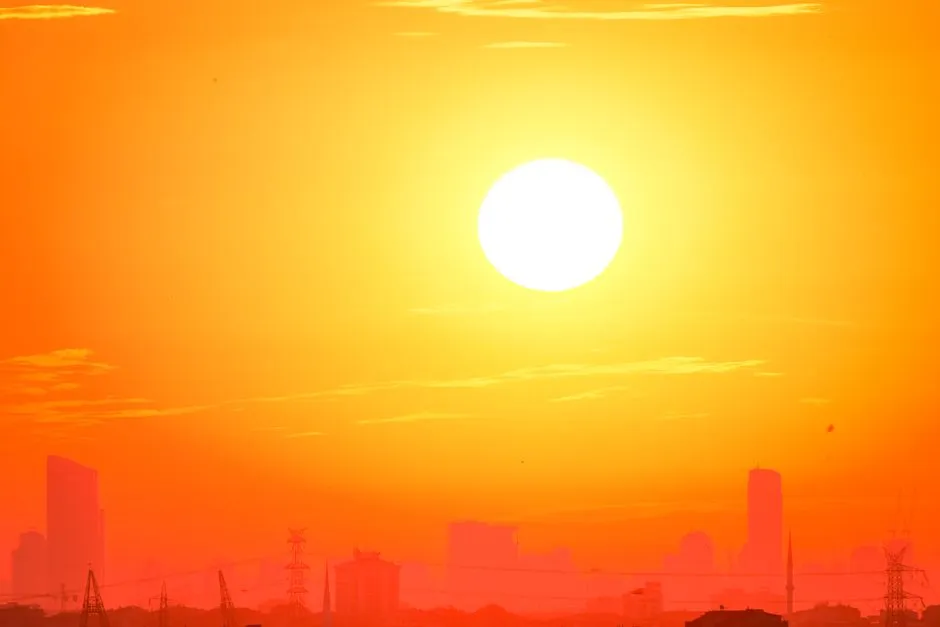 The Atmospheric Mechanics Behind the Dome (Image Credits: Pexels)