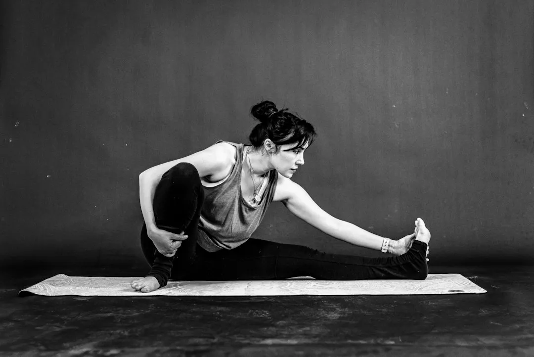 The Knee-to-Chest Stretch: The Top Recommendation (Image Credits: Unsplash)