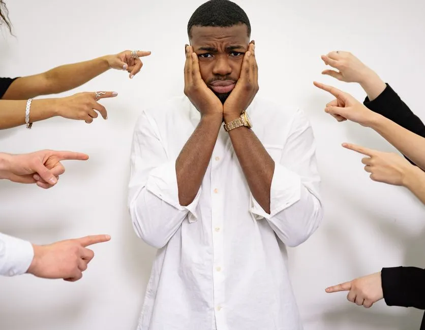 7. Guilt and Consumerism Feed the Clutter Cycle (Image Credits: Pexels)