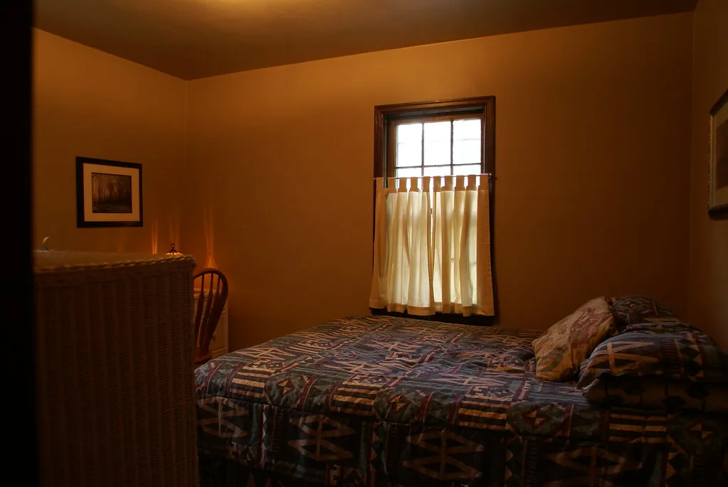 Trends Move Fast, and the Guest Room Often Gets Left Behind (SteveBrand, Flickr, CC BY-SA 2.0)