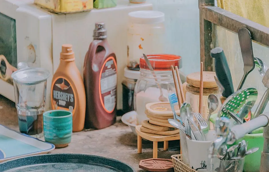 Clutter on Surfaces Is Quietly Shrinking Your Space (Image Credits: Pexels)