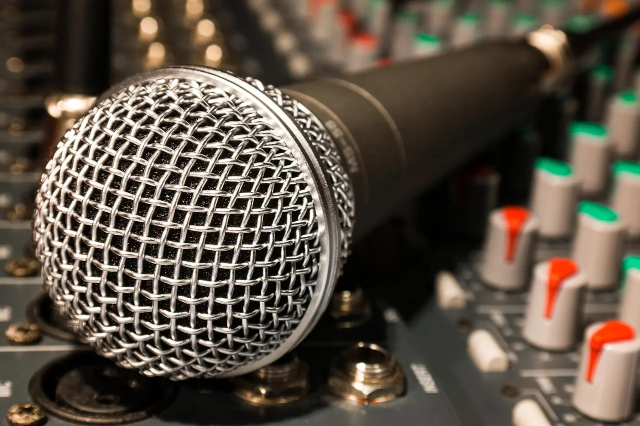 The "Always On" Microphone Is Not a Figure of Speech (Image Credits: Pixabay)