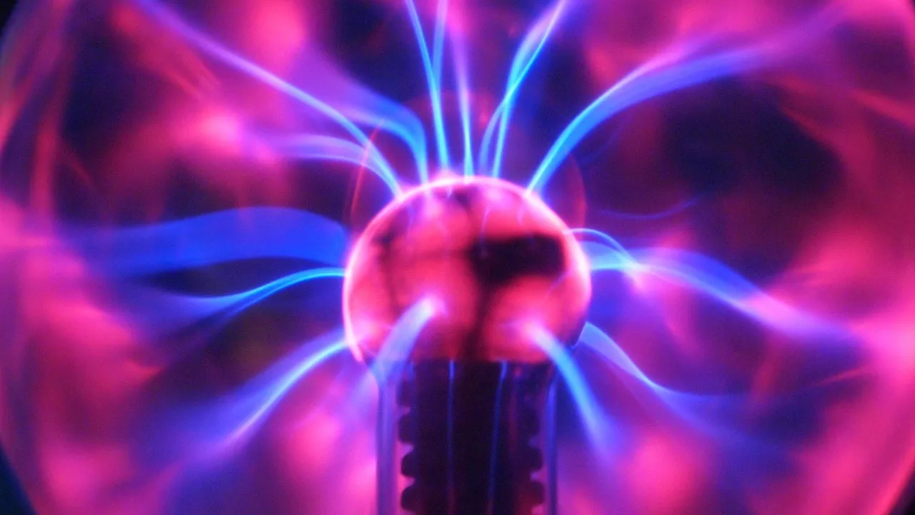 Static Electricity: The Hidden Culprit (Image Credits: Pixabay)