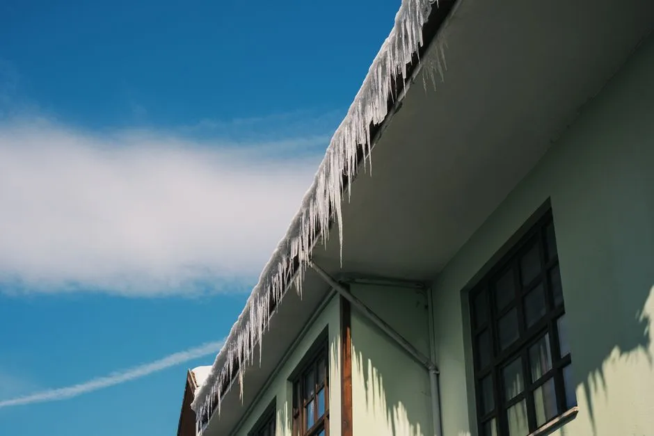 The Freeze-Thaw Cycle That Makes It Worse (Image Credits: Pexels)