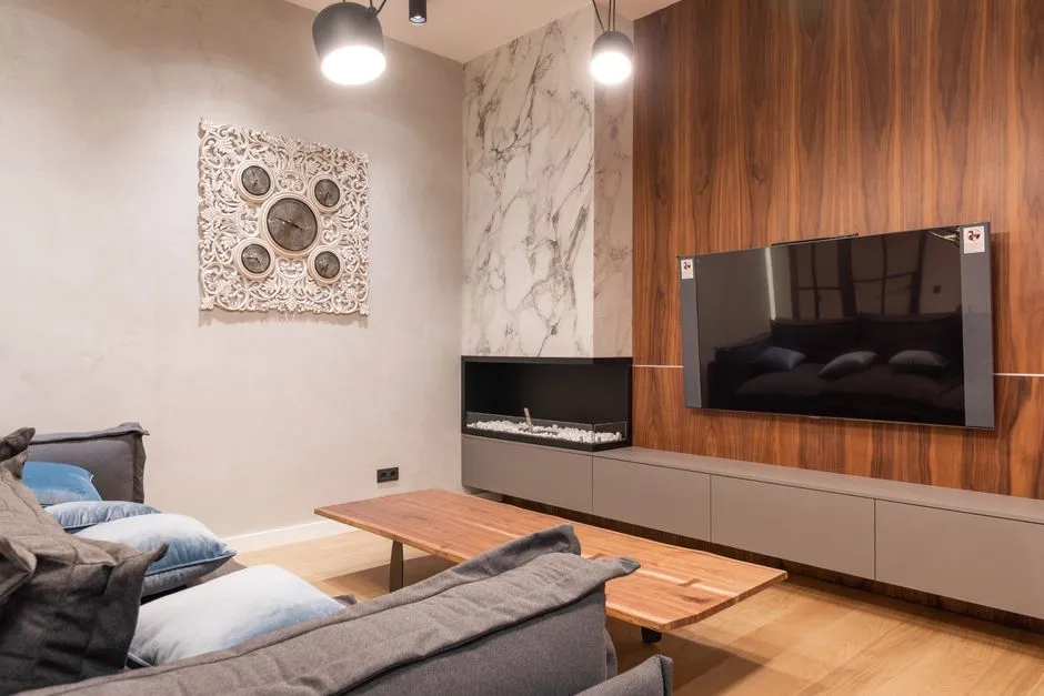 The "Quiet Luxury" Connection (Image Credits: Pexels)