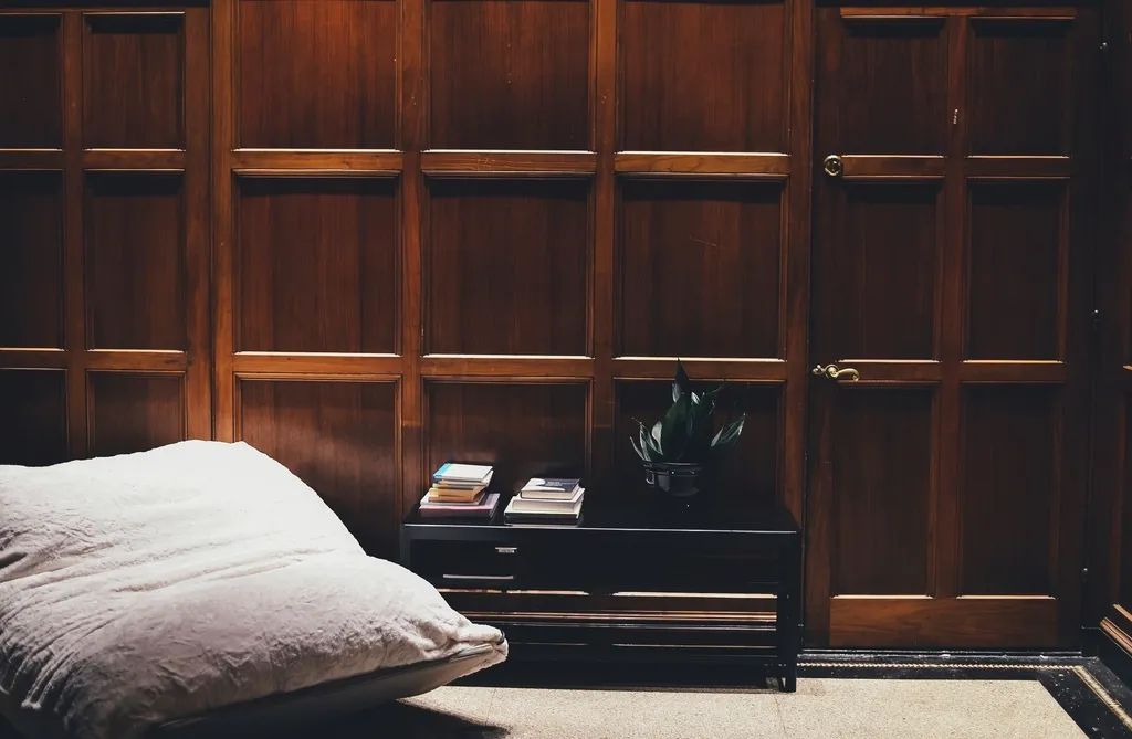 Small-Space Solutions That Actually Work (Image Credits: Rawpixel)