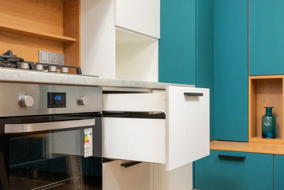 The Frameless Cabinet Surge (Image Credits: Pexels)