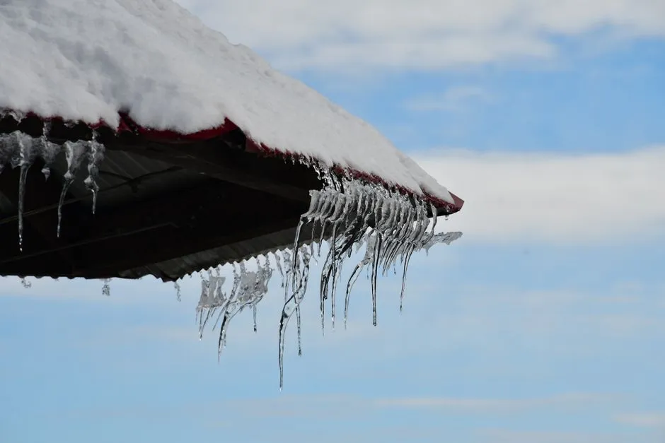 Hidden Heat Sources That Accelerate the Problem (Image Credits: Pexels)