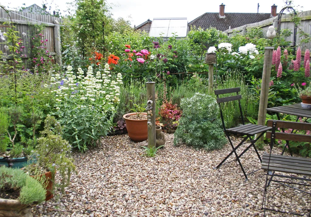 Understand What a Gravel Garden Actually Is (amandabhslater, Flickr, CC BY-SA 2.0)
