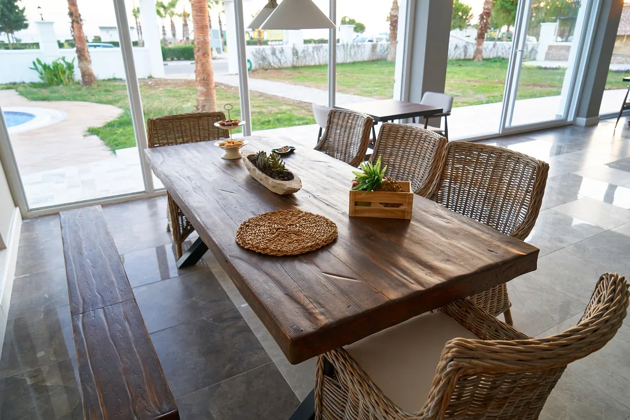 Pine Furniture (Image Credits: Pixabay)