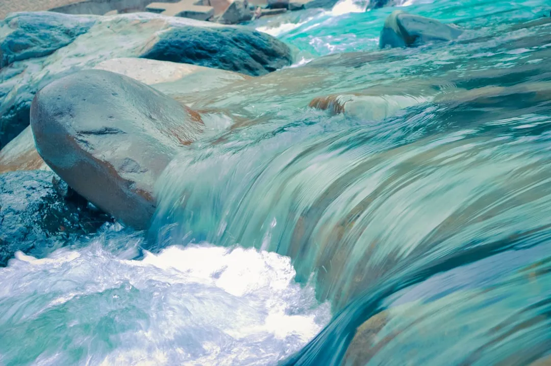 Moving Water Speaks to Deep Instincts (Image Credits: Unsplash)