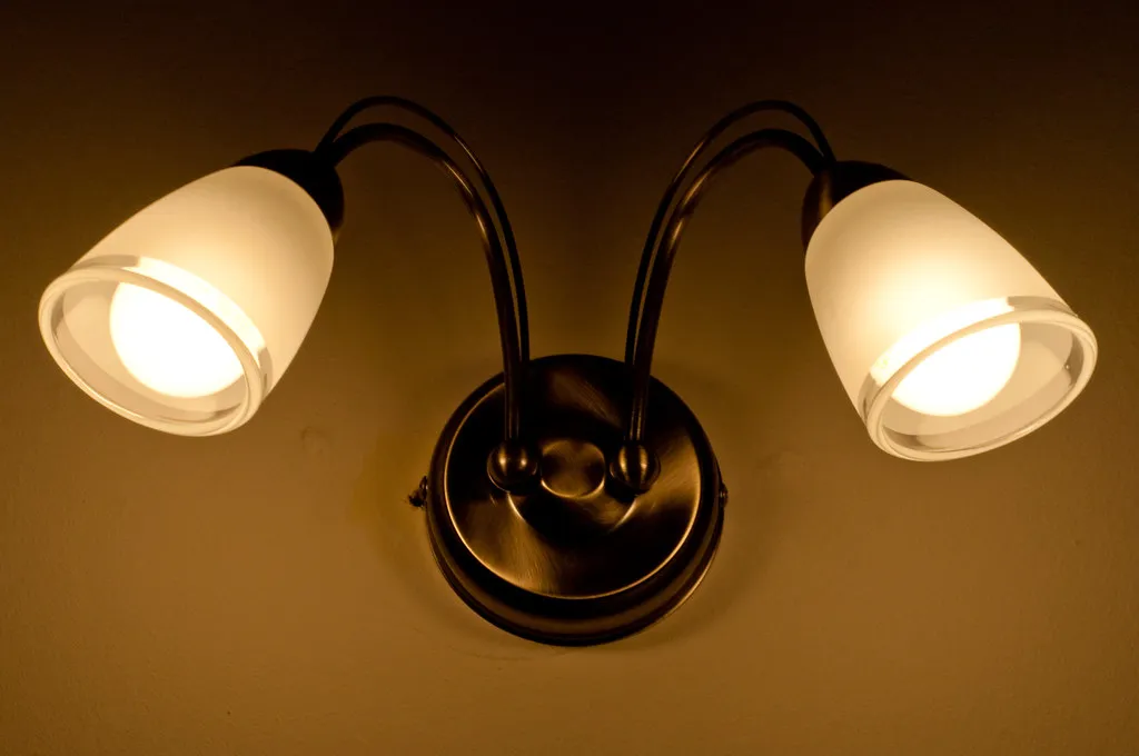 Push-Button Switches Had Different Physical Demands (photoverulam, Flickr, CC BY-SA 2.0)