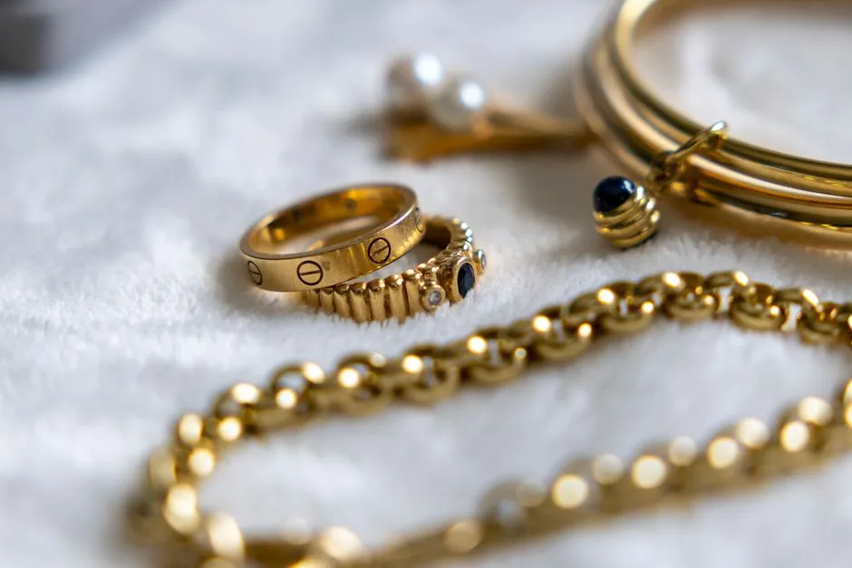 Hallmarks and Maker's Marks Are the First Thing to Check (Image Credits: Pexels)