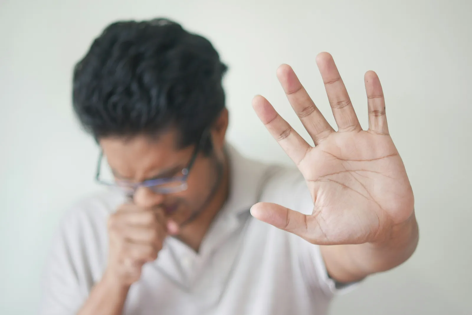 Individual Patterns: Why Some People Always Sneeze Three Times (Image Credits: Unsplash)