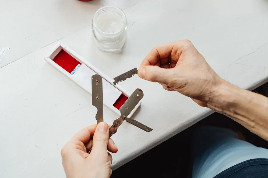 The Blade Bank Slot: A Safety Solution Nobody Remembers (Image Credits: Pexels)