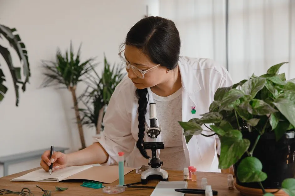 5. Keita deniseae: The Newly Discovered Liana With Roots That Smell Like Marzipan (Image Credits: Pexels)