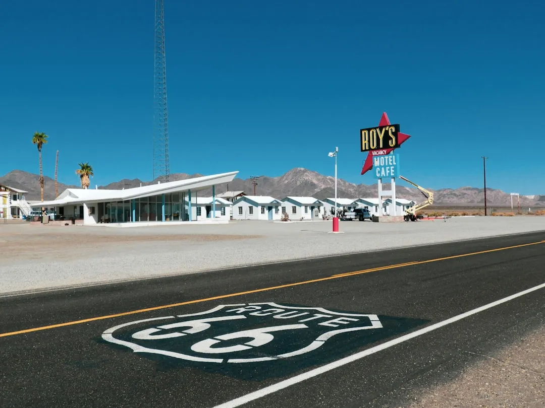 6. Stopping at Local Roadside Attractions (Image Credits: Unsplash)