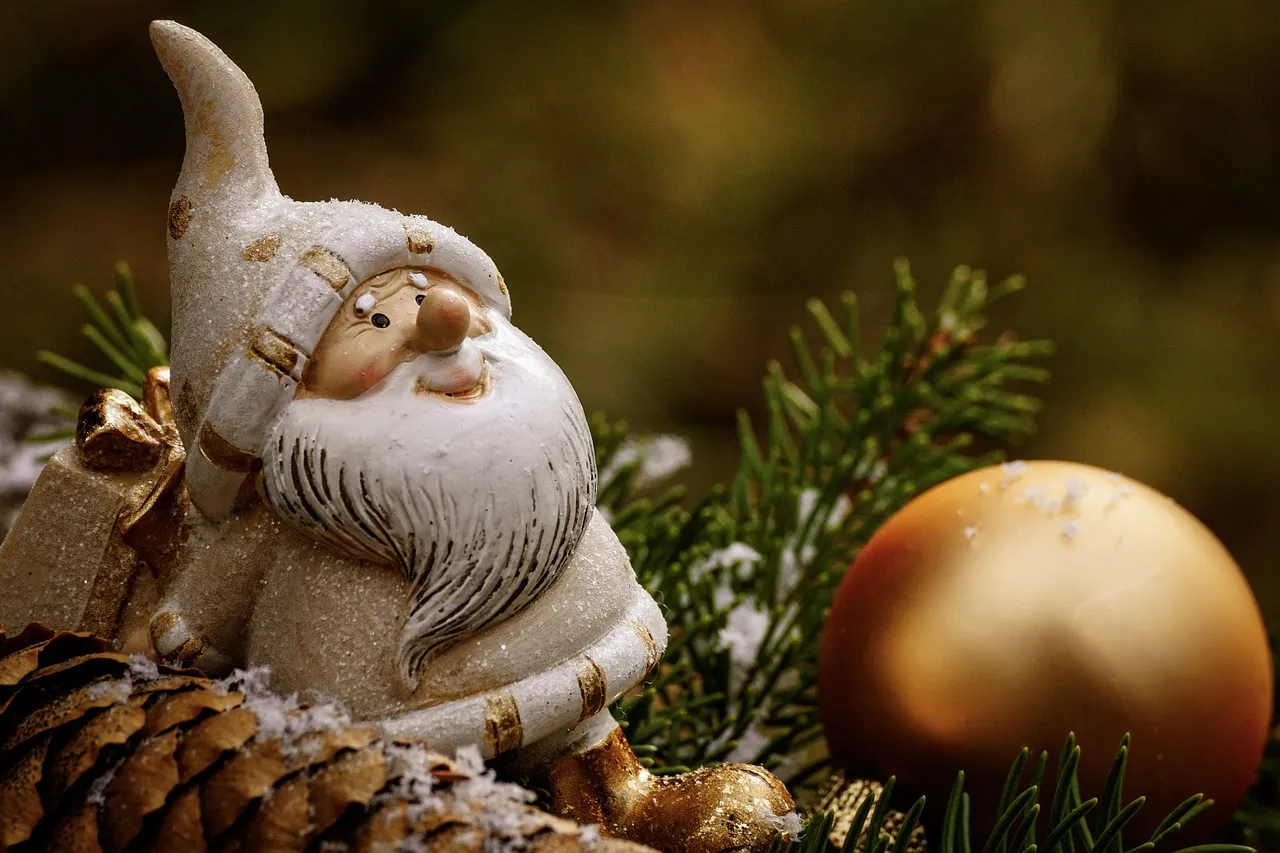 How to Authenticate a 1960s Garden Ornament (Image Credits: Pixabay)