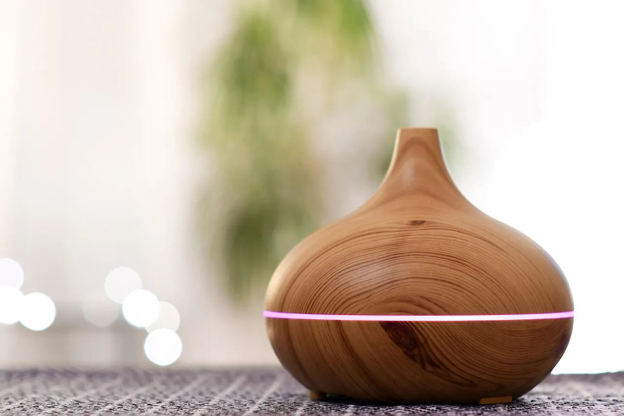How Diffusing Tea Tree Oil Exposes Your Cat (Image Credits: Pixabay)