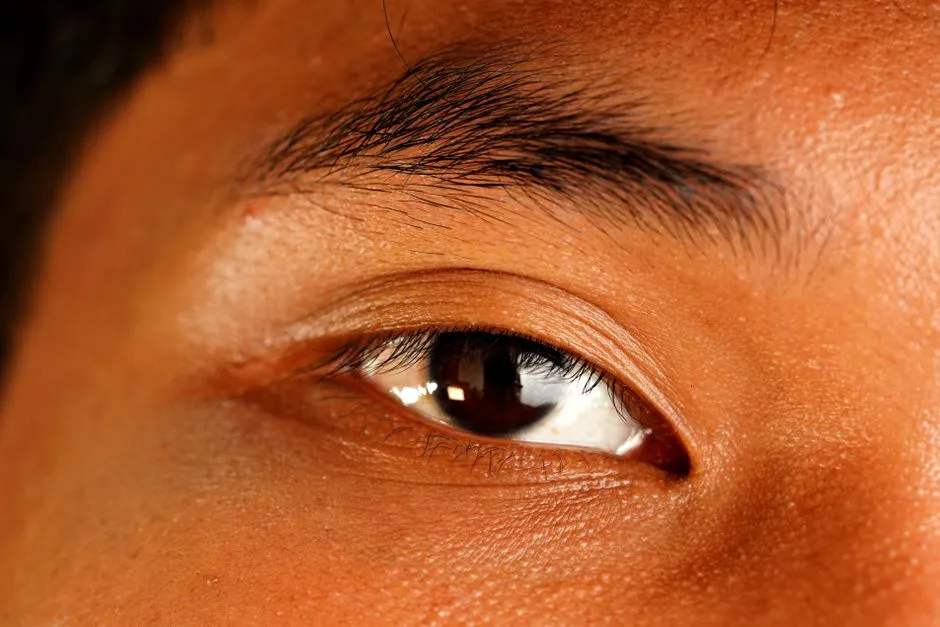 Medications That Can Trigger or Worsen Twitching (Image Credits: Pexels)