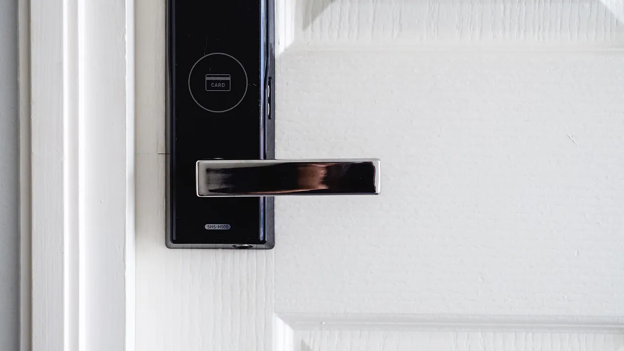Smart Locks Are Increasingly Common, but They Come With New Responsibilities (Image Credits: Pixabay)
