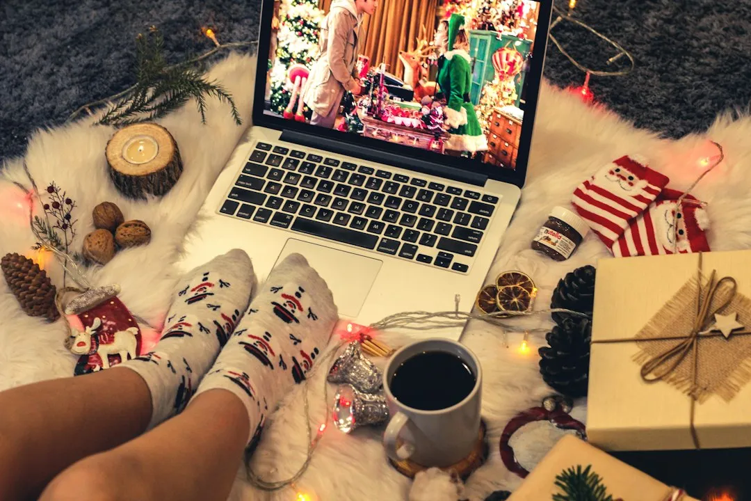 The Role of Technology at the Table (Image Credits: Unsplash)