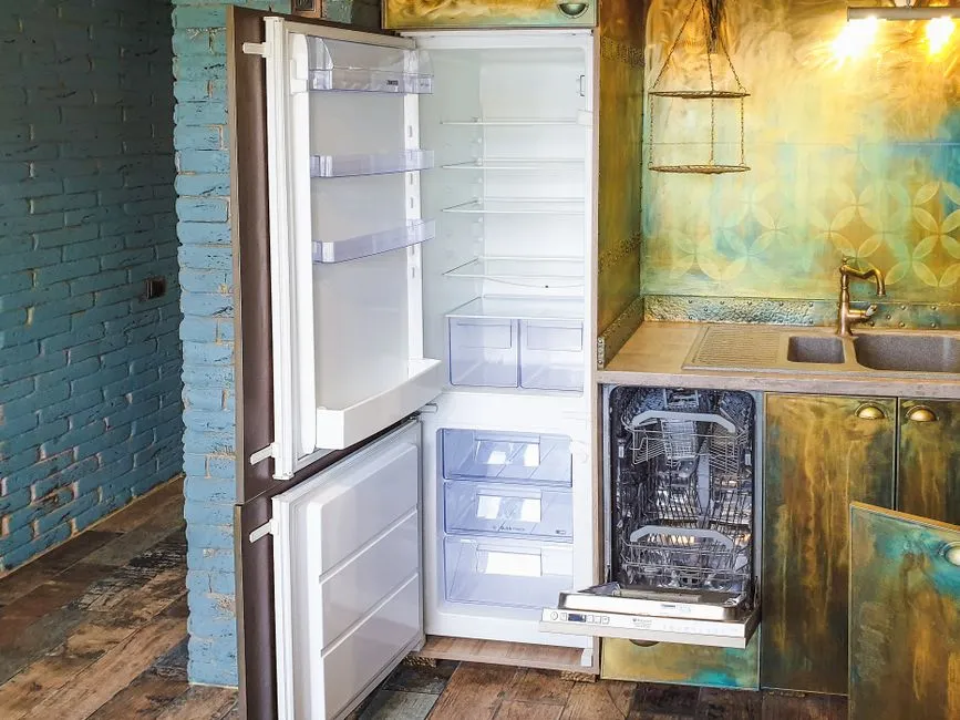 7. They're Cutting Back on Food While Insisting Everything Is Fine (Image Credits: Pexels)
