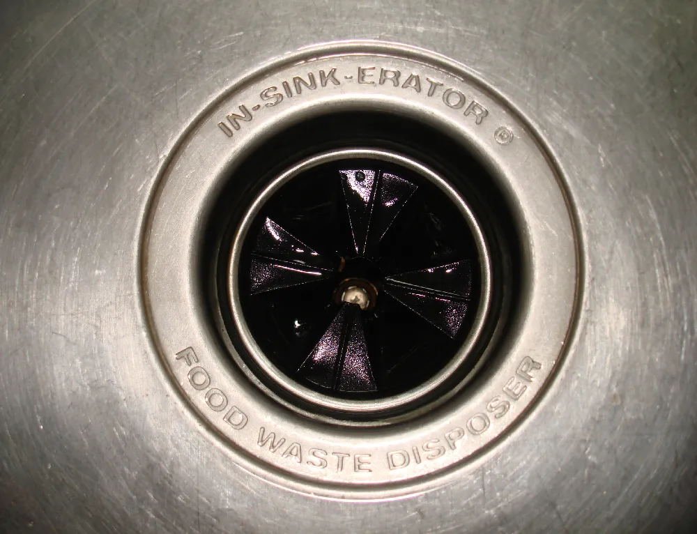 Running Hot Water Instead of Cold (By Stilfehler, CC BY-SA 3.0)