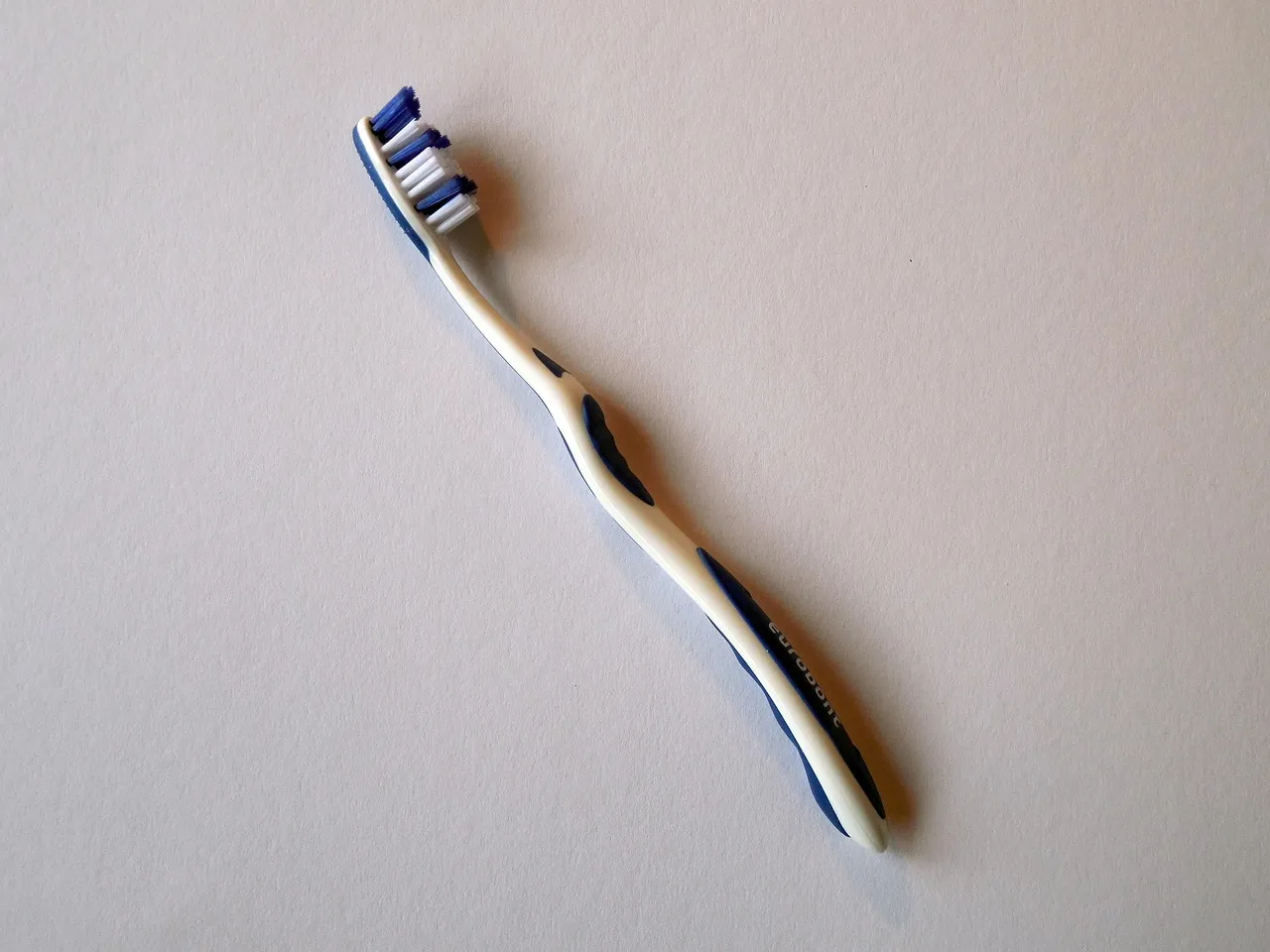 Using a Toothbrush Head That's Too Large (Image Credits: Pixabay)