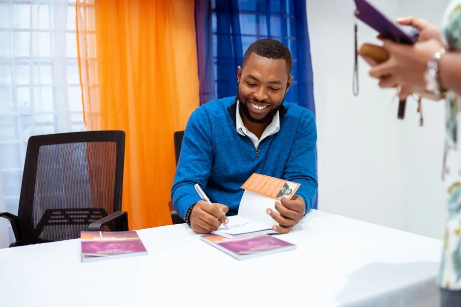 Signed Copies: The Ones That Slip Through Estate Sales (Image Credits: Pexels)