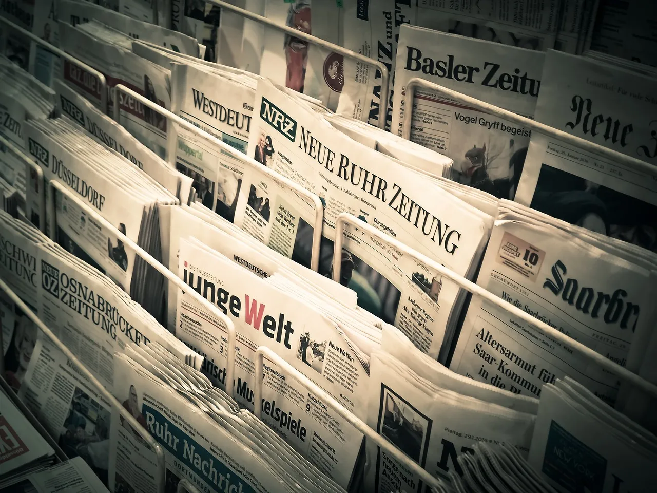 How Many Layers of Newspaper to Use (Image Credits: Pixabay)