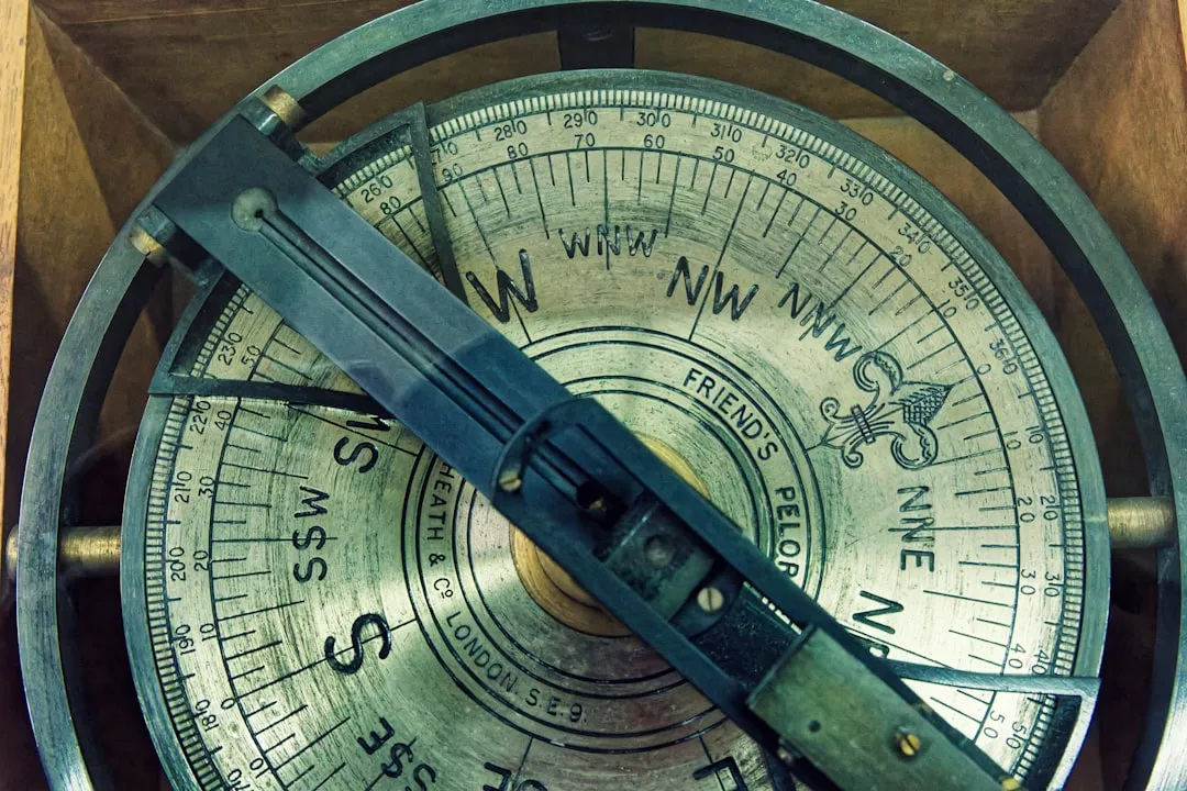 Magnetic Declination: The Detail Most Hikers Ignore (Image Credits: Unsplash)