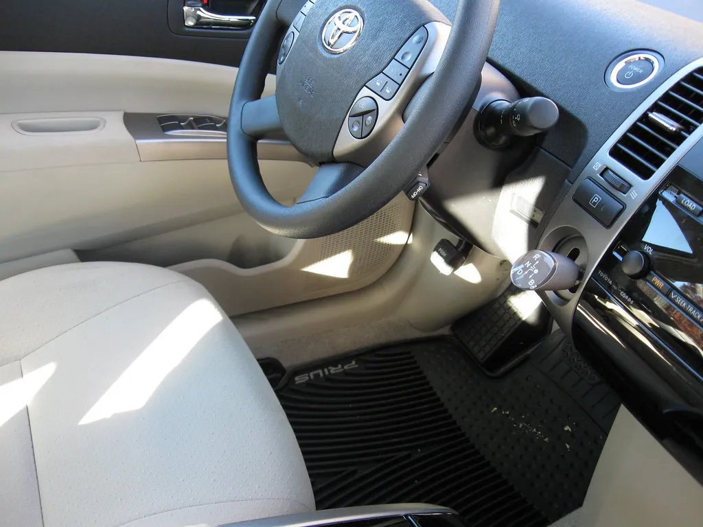 How Thick Aftermarket Mats Make Things Worse (Ryan Finnie, Flickr, CC BY-SA 2.0)