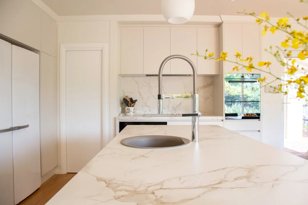 Rounded Countertop Edges Prevent Injuries from Bumps and Falls (Image Credits: Unsplash)