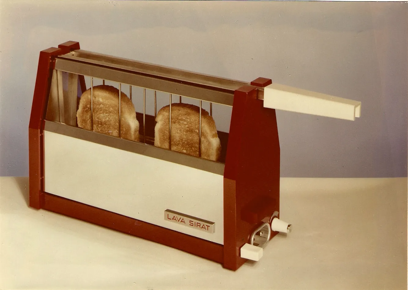 Crumbs as a Fire Starter (By Brechtsbaal, CC BY-SA 3.0)
