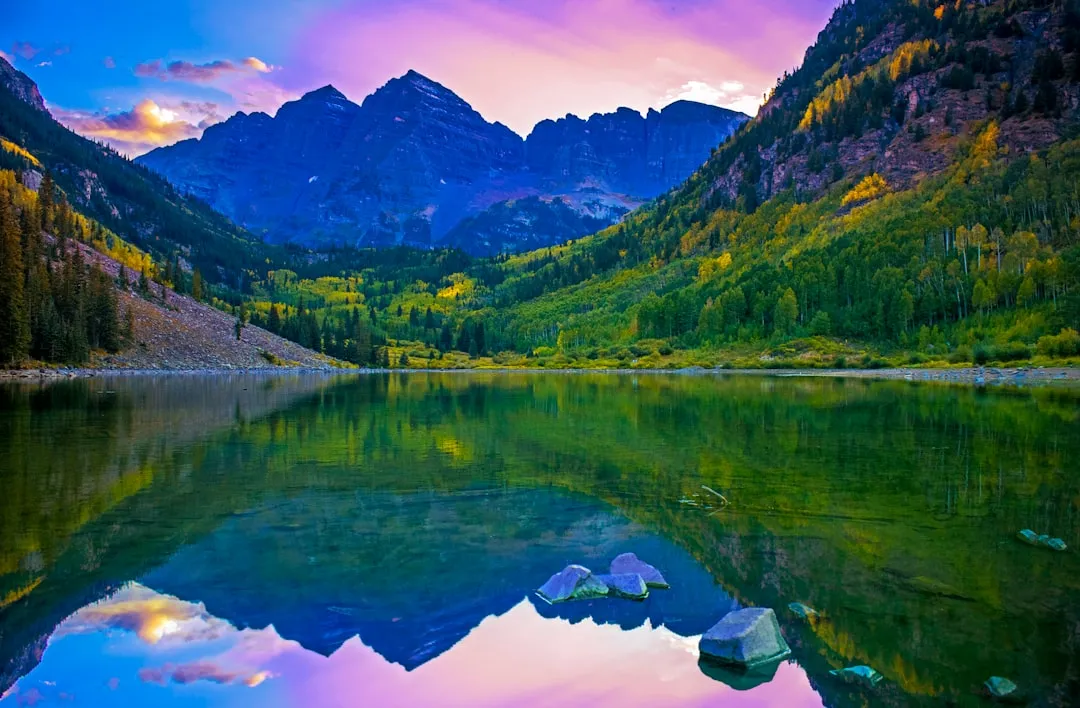 Maroon Bells, Colorado (Image Credits: Unsplash)