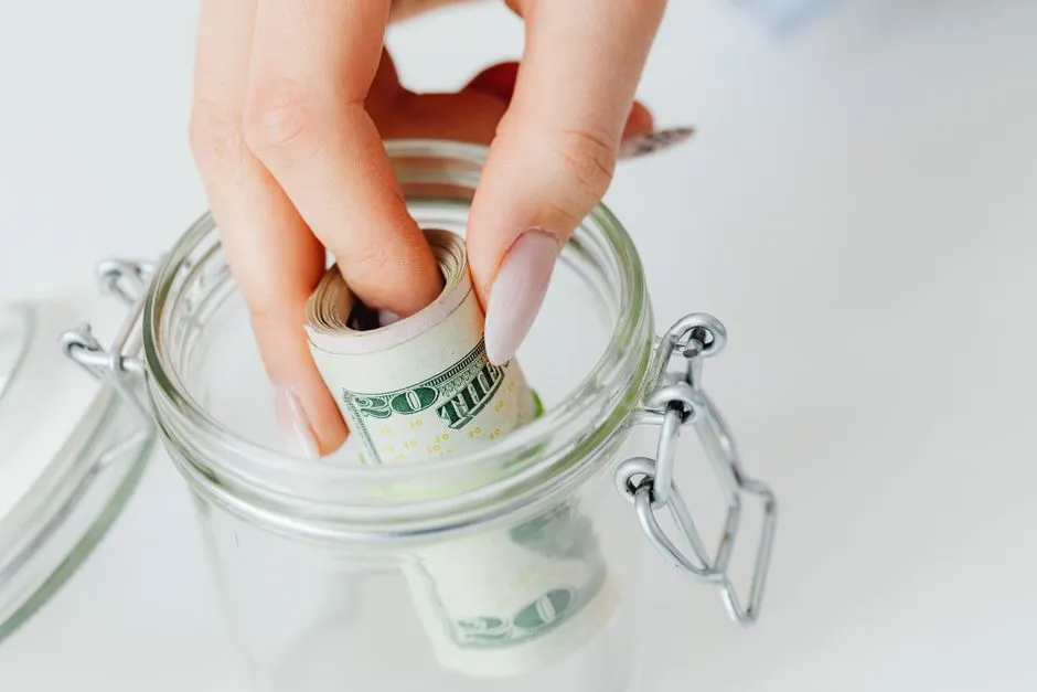 Draining the Emergency Fund Before Month Three (Image Credits: Pexels)