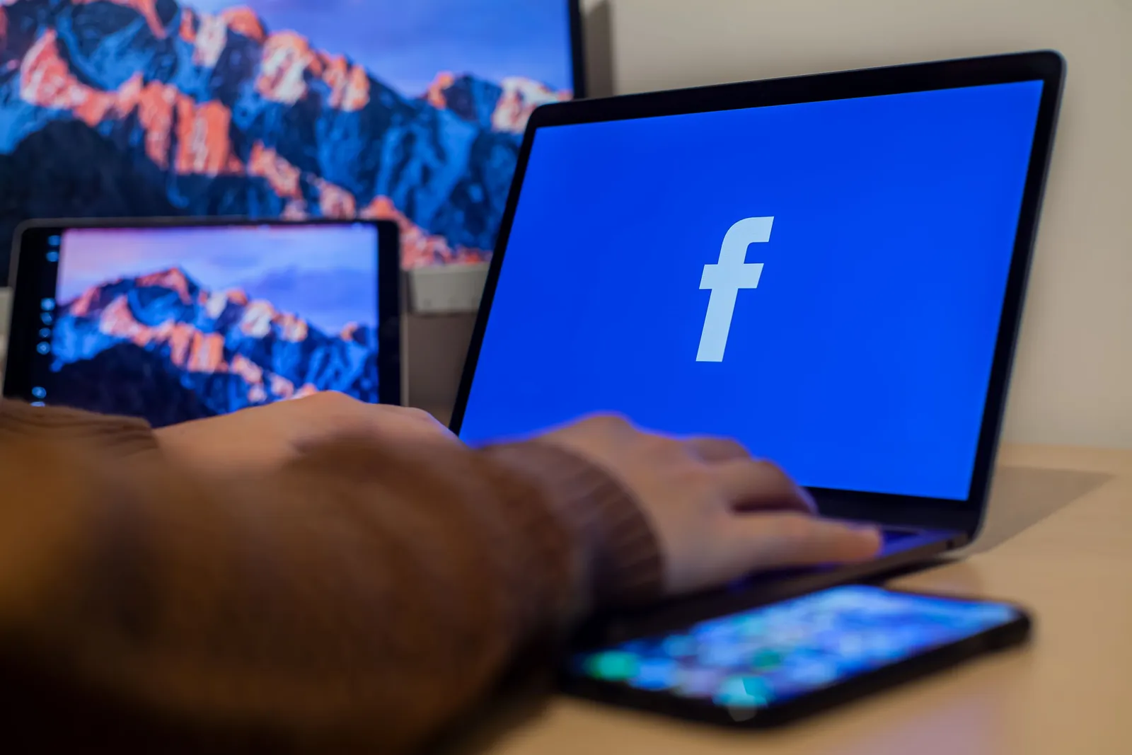 It's Not a Glitch - It's a Clone (Image Credits: Pexels)