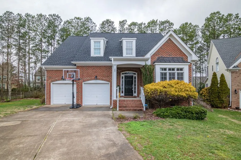 Aesthetics Over Activity: The Curb Appeal Problem (Image Credits: Pexels)