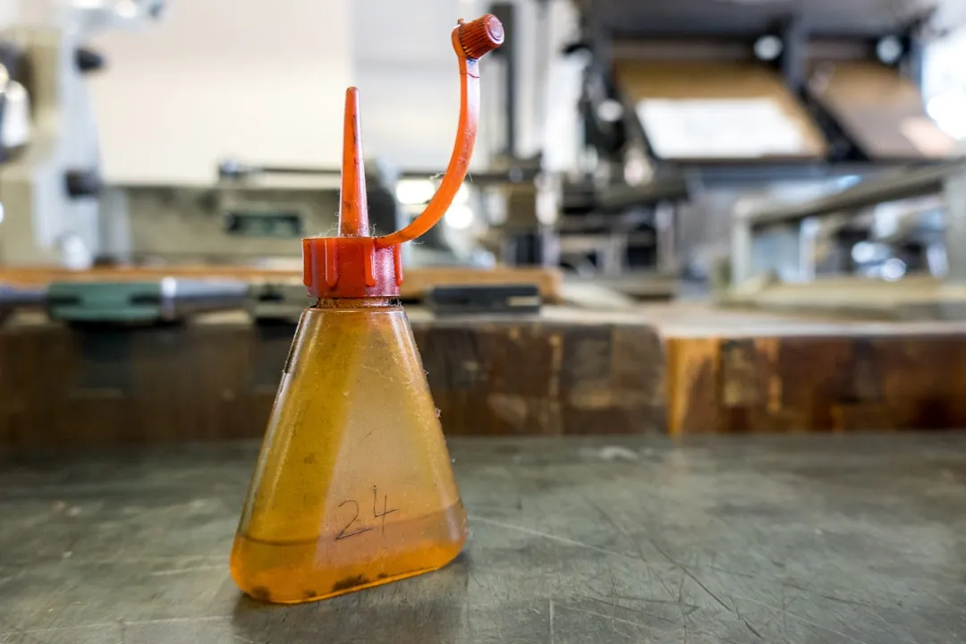 Oiling Metal Surfaces to Fight Rust (Image Credits: Unsplash)