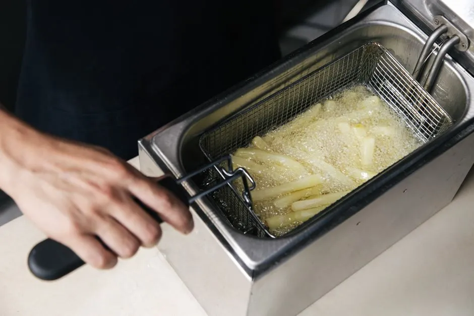 Temperature and Timing Between the Two Fries (Image Credits: Pexels)