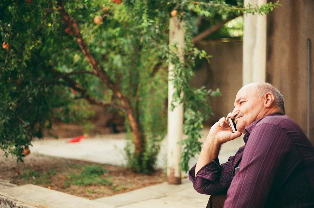 Telephobia Affects Older Adults Too, Not Just Younger Generations (Image Credits: Unsplash)