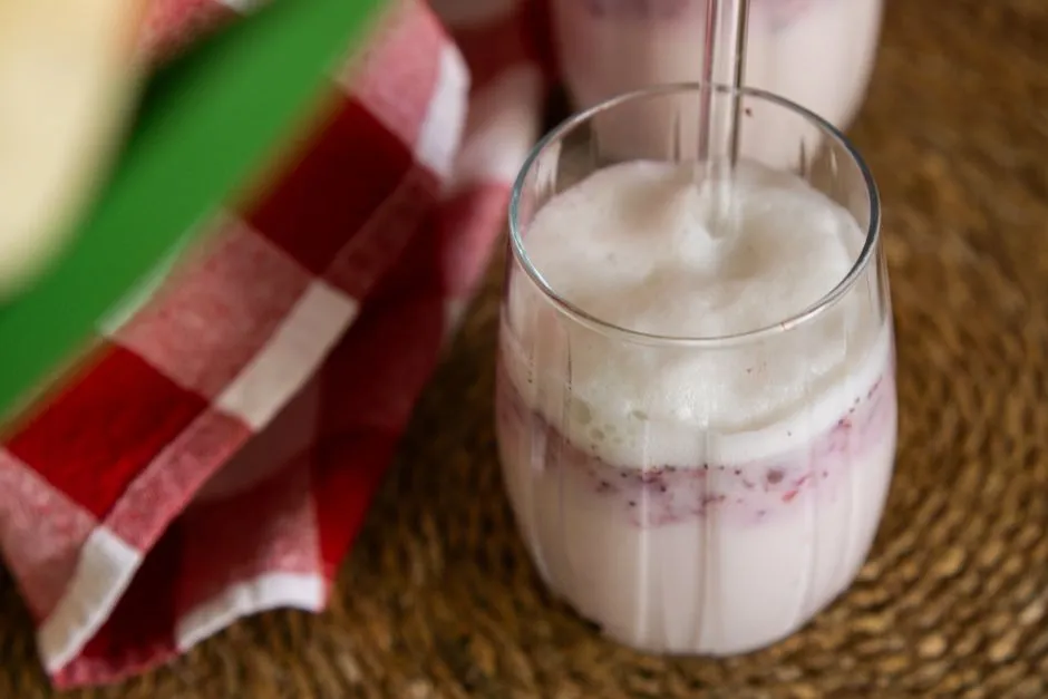 1. Kefir: One of the Most Studied Fermented Drinks (Image Credits: Pexels)