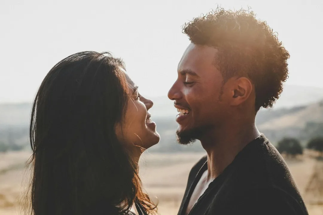 Long-Term Couples Naturally Shift Toward More Laughter (Image Credits: Unsplash)