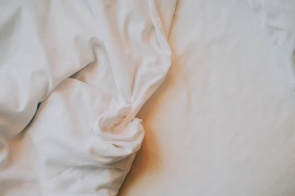 What Makes Bed-Making Easier (or Harder) (Image Credits: Pexels)