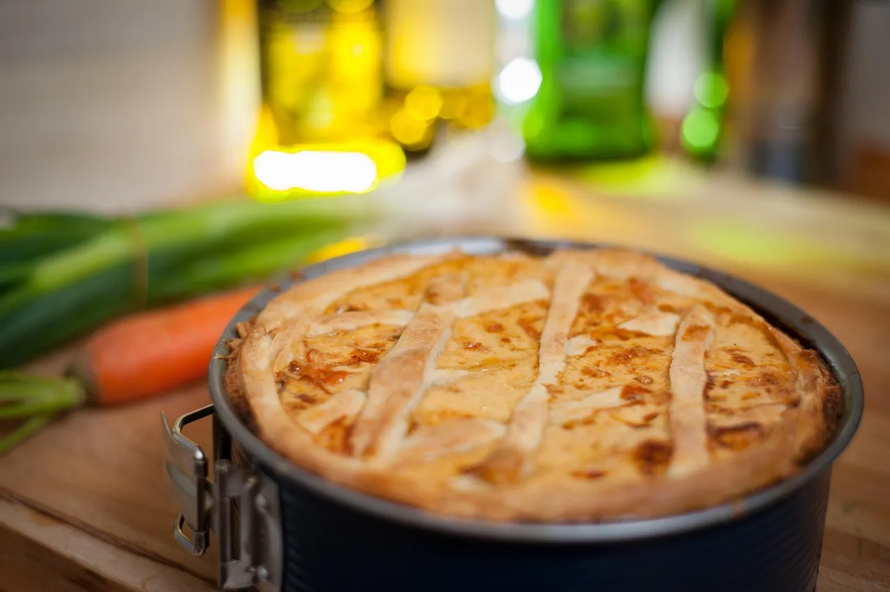 4. Quiche: The Overlooked Entertainer's Secret Weapon (Image Credits: Pixabay)